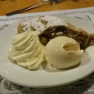 Apfelstrudel