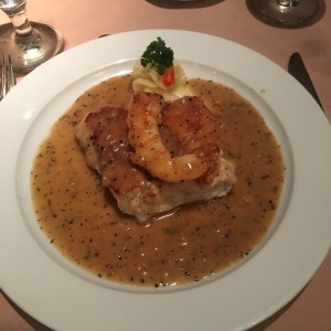 mero en salsa de albaca con langostino