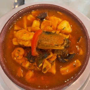 ESPECIALIDADES - CAZUELA DE MARISCOS