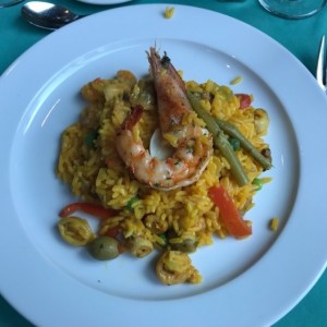 Paella mariscos y carne