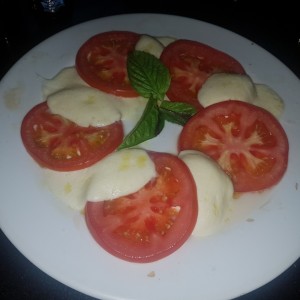Ensalada de tomate con mozzarella