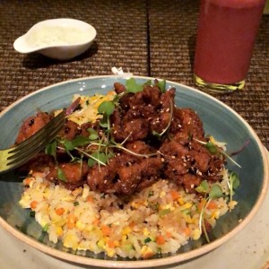 pollo organico, arroz jazmin y wok