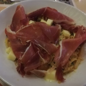 Pasta con jamón serrano