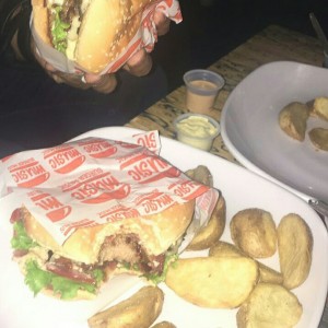 Burger burger y tocineta 