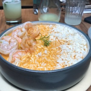 arroz encocado con camarones