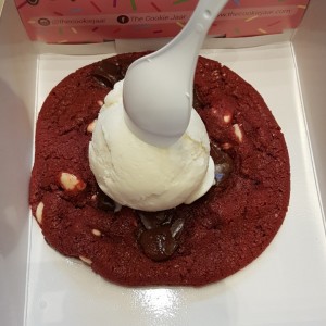 Galleta XL de Red Velvet con helado