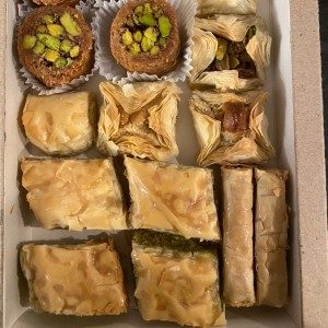 caja mixta de baklavas 