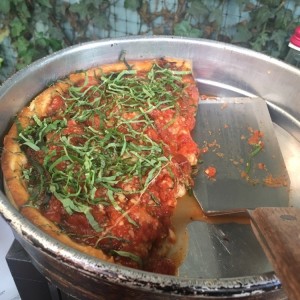 Deep dish pizza - salchicha