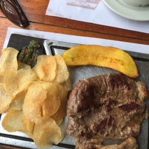 churrasco and chips