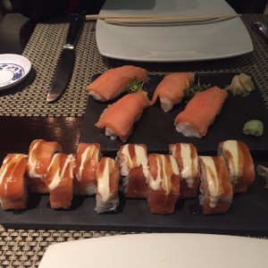 Nigiri sake. Sushi Republik roll