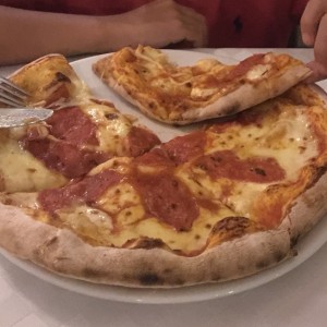 pizza de salame italiano