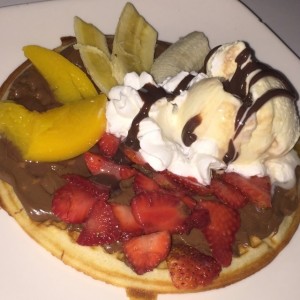 Waffle imperial con frutas 