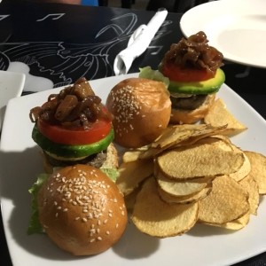 Las Burgers - Urban Burger + aguacate