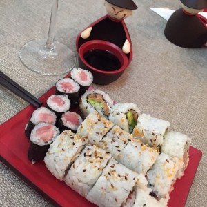 para llevar sushi roll