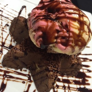 Marquesa de chocolate con helado