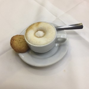 Cafe con Leche y Galleta