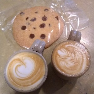 cafe y galleta de chispas