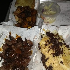 mc and cheese, ensalada, burnt ends, texas beef ribs, rib sandwich
