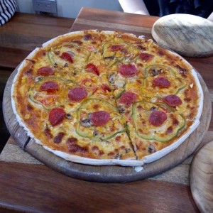 Pizza de Vegetales con extra de peperoni