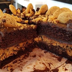 torta de chocolate y galleta 