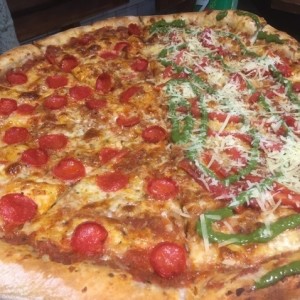 Pizza Pepperoni y Fileto