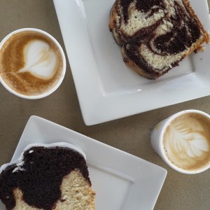 Cappuccino + Latte + Torta Marmoleada