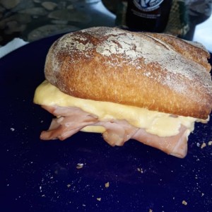 Sandwich de Jamón y Queso, Espectacular