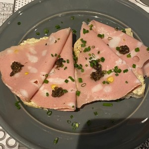 Crema de queso con pistacho y Mortadella italiana 