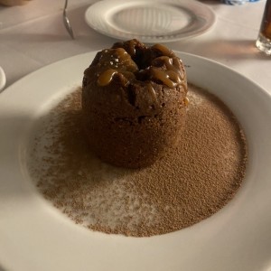 Tortine al caramello e cacao con gelato