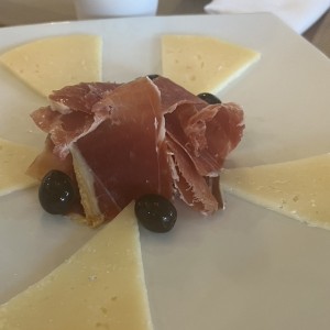 Manchego con Serrano