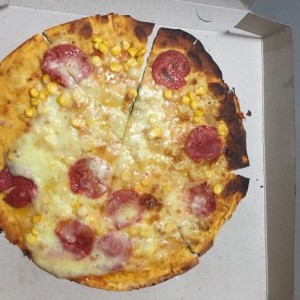 Pizza de Pepperoni y Maiz