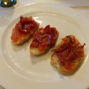 Pan con tomate y jamon serrano
