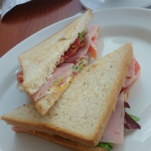 Club Sandwich con Tocineta