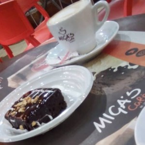 Cafe Latte y Brownie