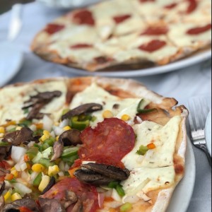 pizza margarita especial y mgta con peperoni 