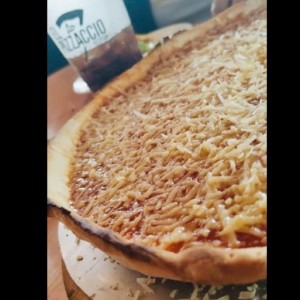 pizza chicago full cheese