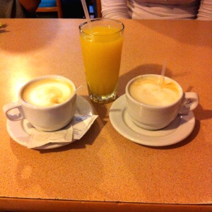 Cafe y Jugo de Naranja