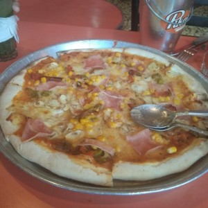 Pizza Cuatro Estaciones Mediana