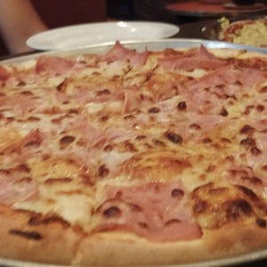 Pizza grande de jamon