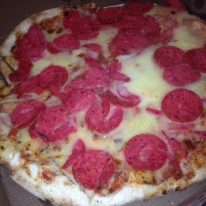 Pizza de Pepperoni, Excelente, La Fija, Tal Vez la mejor del sitio