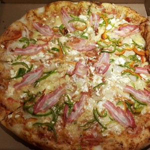 Pizza Rosa con extra de pimenton