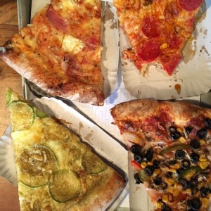 pizza 4 sabores diferentes, todos divinos 